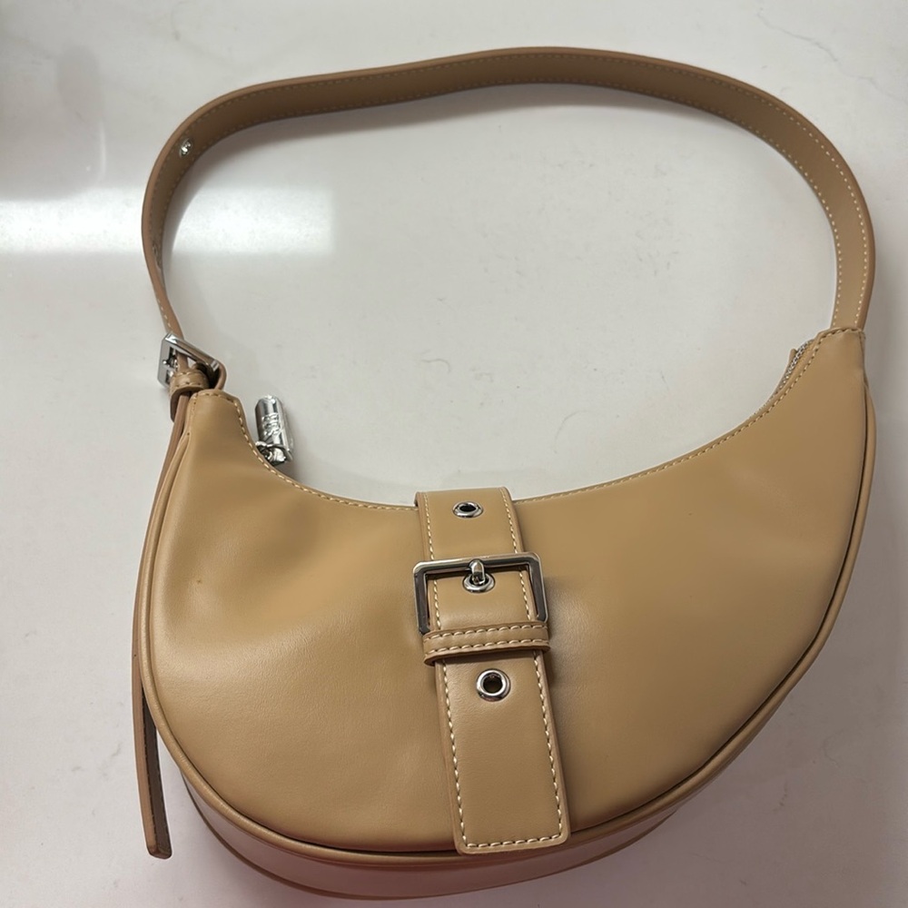 Camel cute bag never used